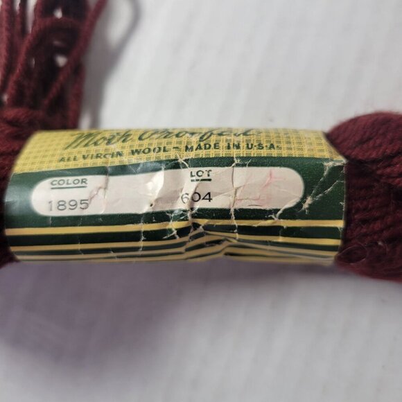 7 Hanks Red Bucilla Tapestry Wool Discontinued Yarn - Picture 5 of 10